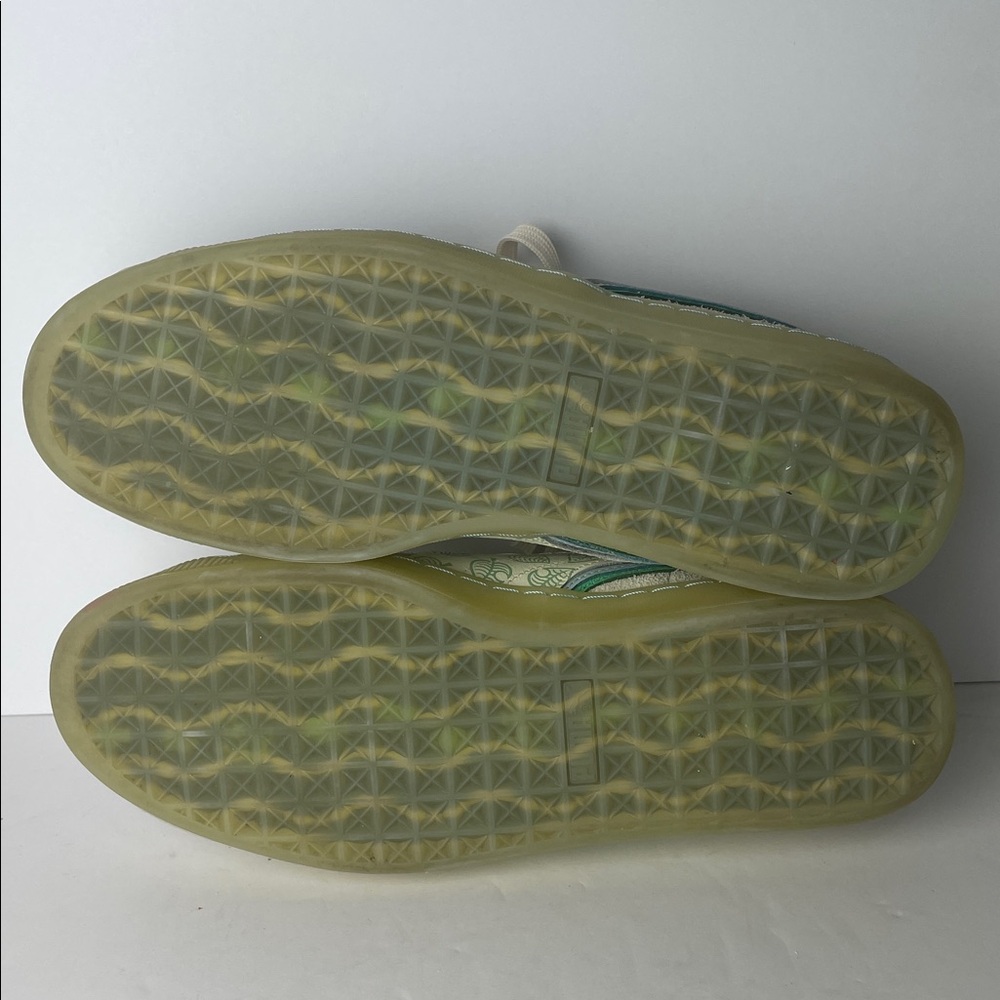 Puma x Animal Crossing Suede Low-Top Sneakers - Picture 8 of 11